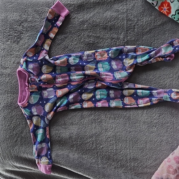 Bundle of 3 Baby Girl Zipper Footie Jammies - Picture 2 of 11